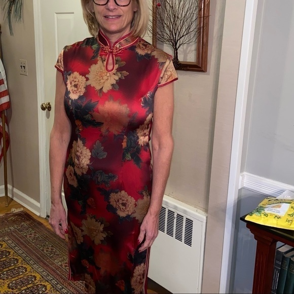 Nwt Asian Beauty In Silk. Honey Chrysanthemums Float In Ruby Red Wine. Gorgeous! - Picture 3 of 12